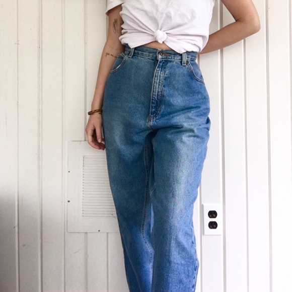 Urban Outfitters Denim - High waisted mom jeans